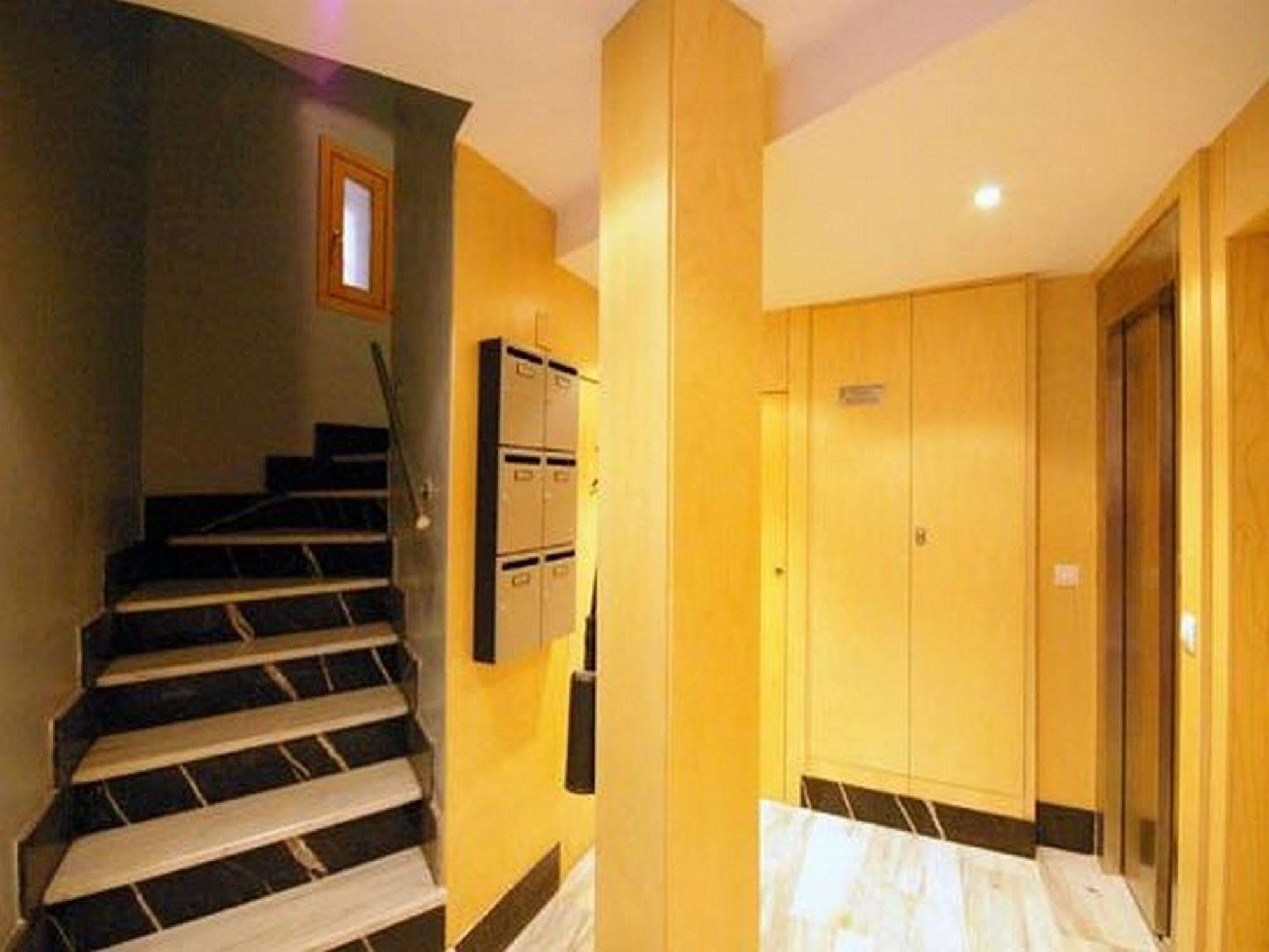Like Apartments Lonja Valencia Exterior foto